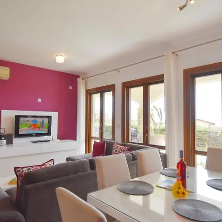 Apartment 3 Bedroom Thalia With Hot Tub And Sea View, Aphrodite Hills *