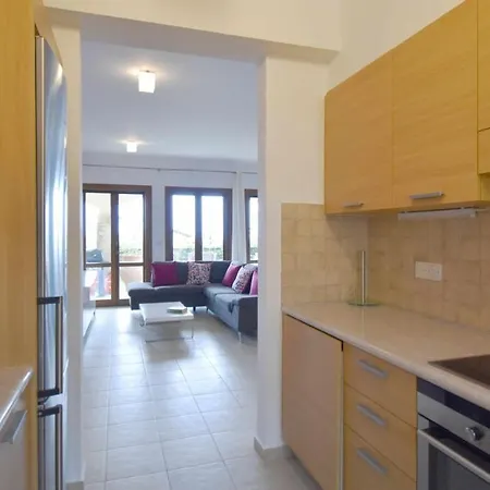 3 Bedroom Thalia With Hot Tub And Sea View, Aphrodite Hills Appartement