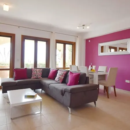3 Bedroom Thalia With Hot Tub And Sea View, Aphrodite Hills *