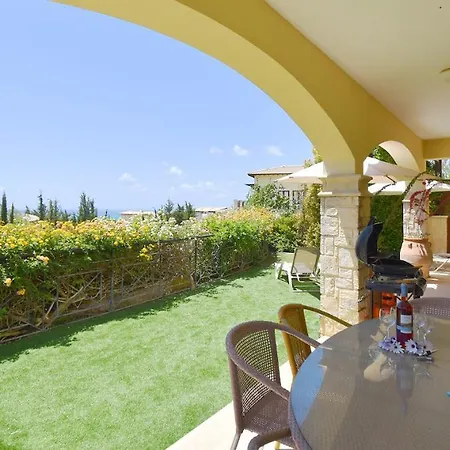 Apartment 3 Bedroom Thalia With Hot Tub And Sea View, Aphrodite Hills