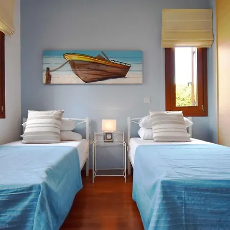 3 Bedroom Thalia With Hot Tub And Sea View, Aphrodite Hills Kouklia