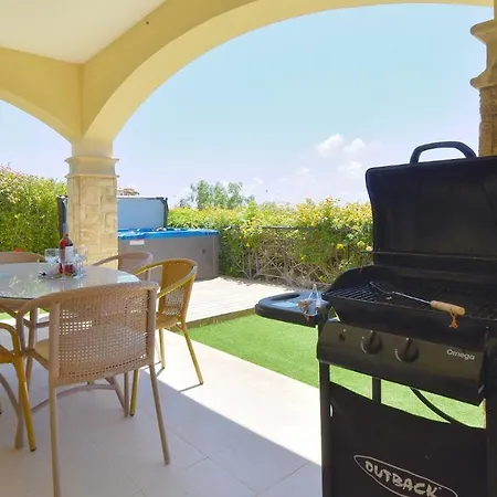 3 Bedroom Thalia With Hot Tub And Sea View, Aphrodite Hills Kouklia