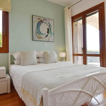 3 Bedroom Thalia With Hot Tub And Sea View, Aphrodite Hills Kouklia