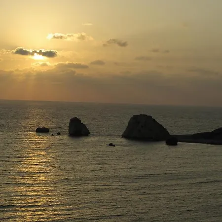 Appartement 3 Bedroom Thalia With Hot Tub And Sea View, Aphrodite Hills *